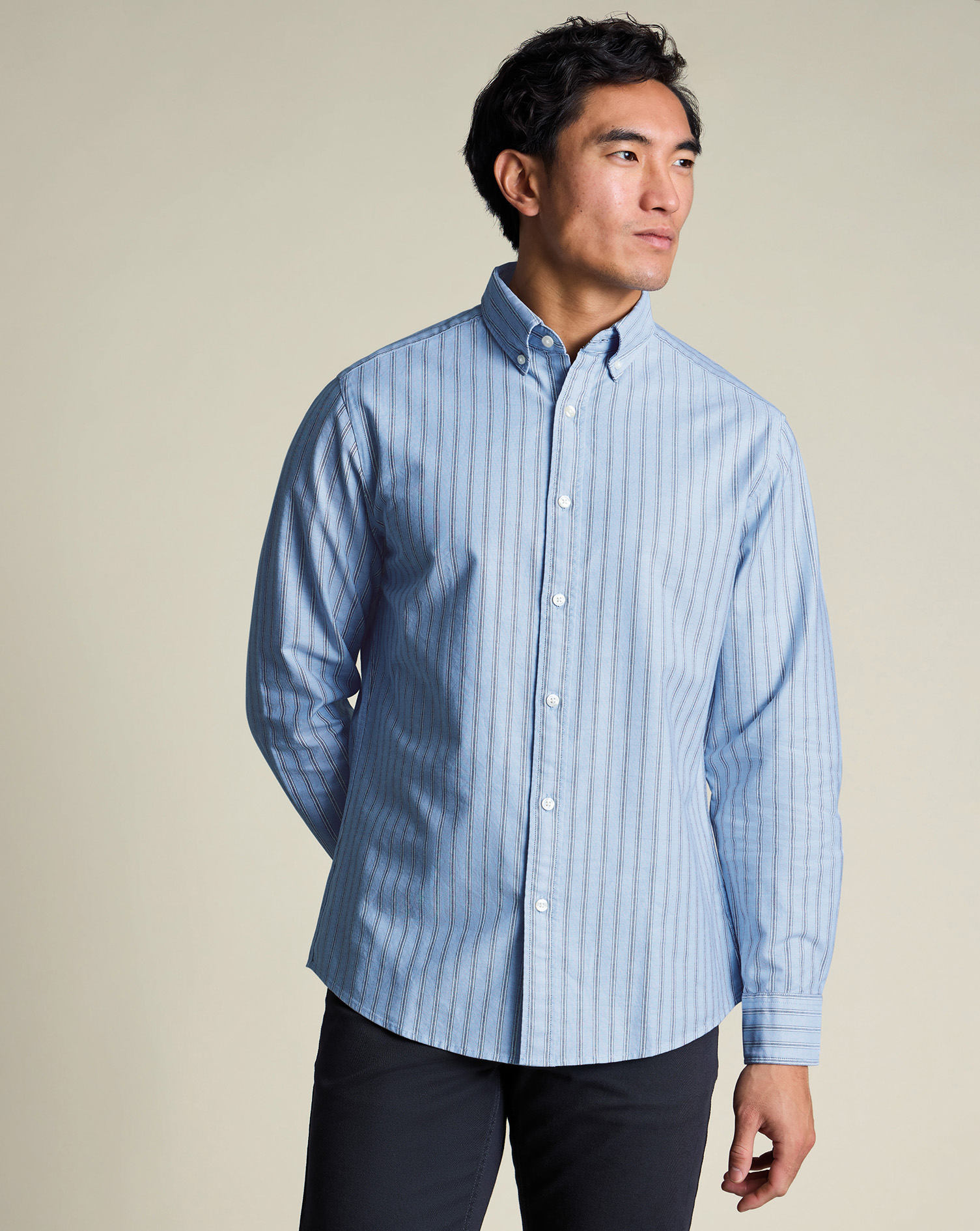 CSC0030BLU_MODEL_UNTUCKED_01