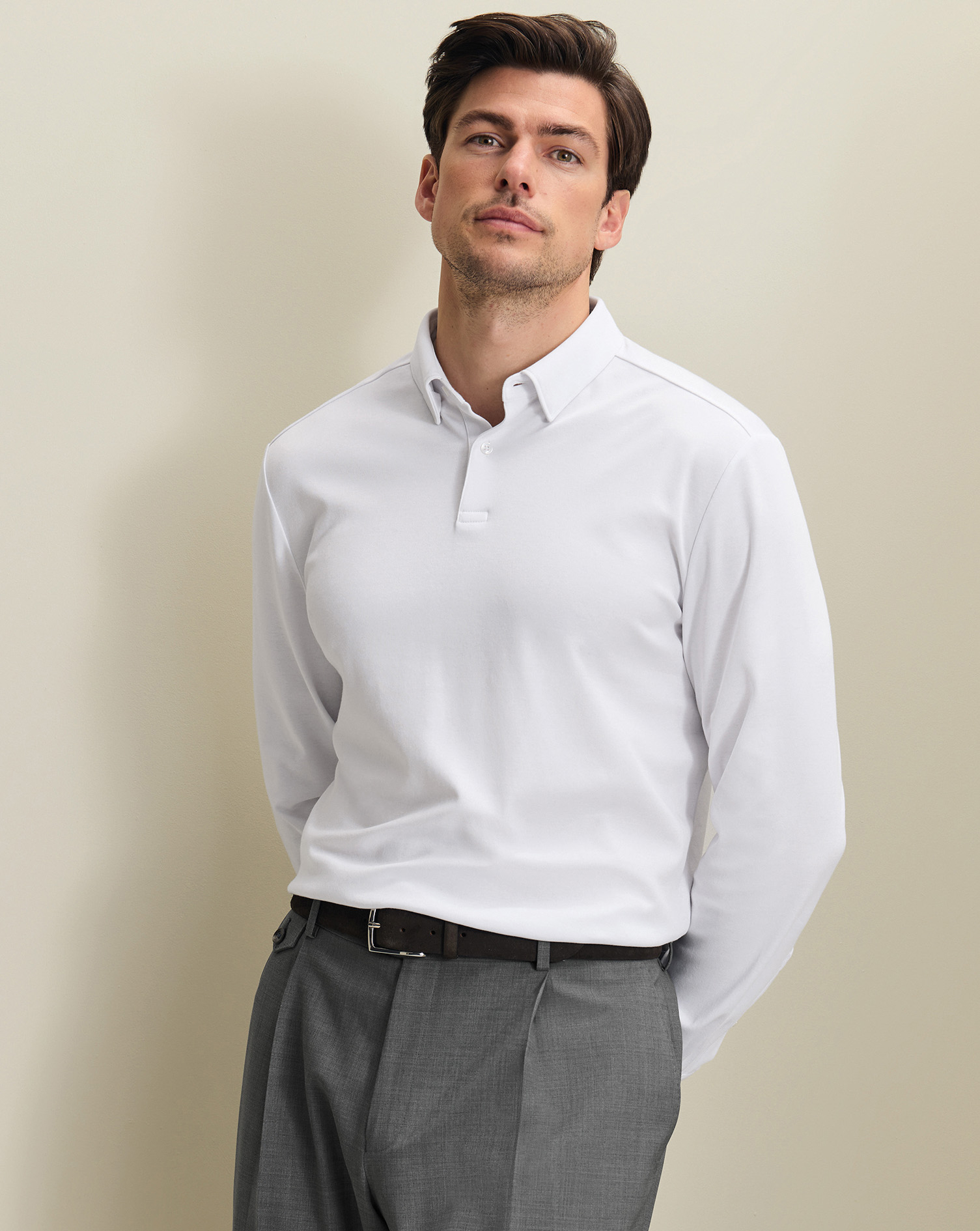 JEP0422WHT_MODEL_TUCKED_01