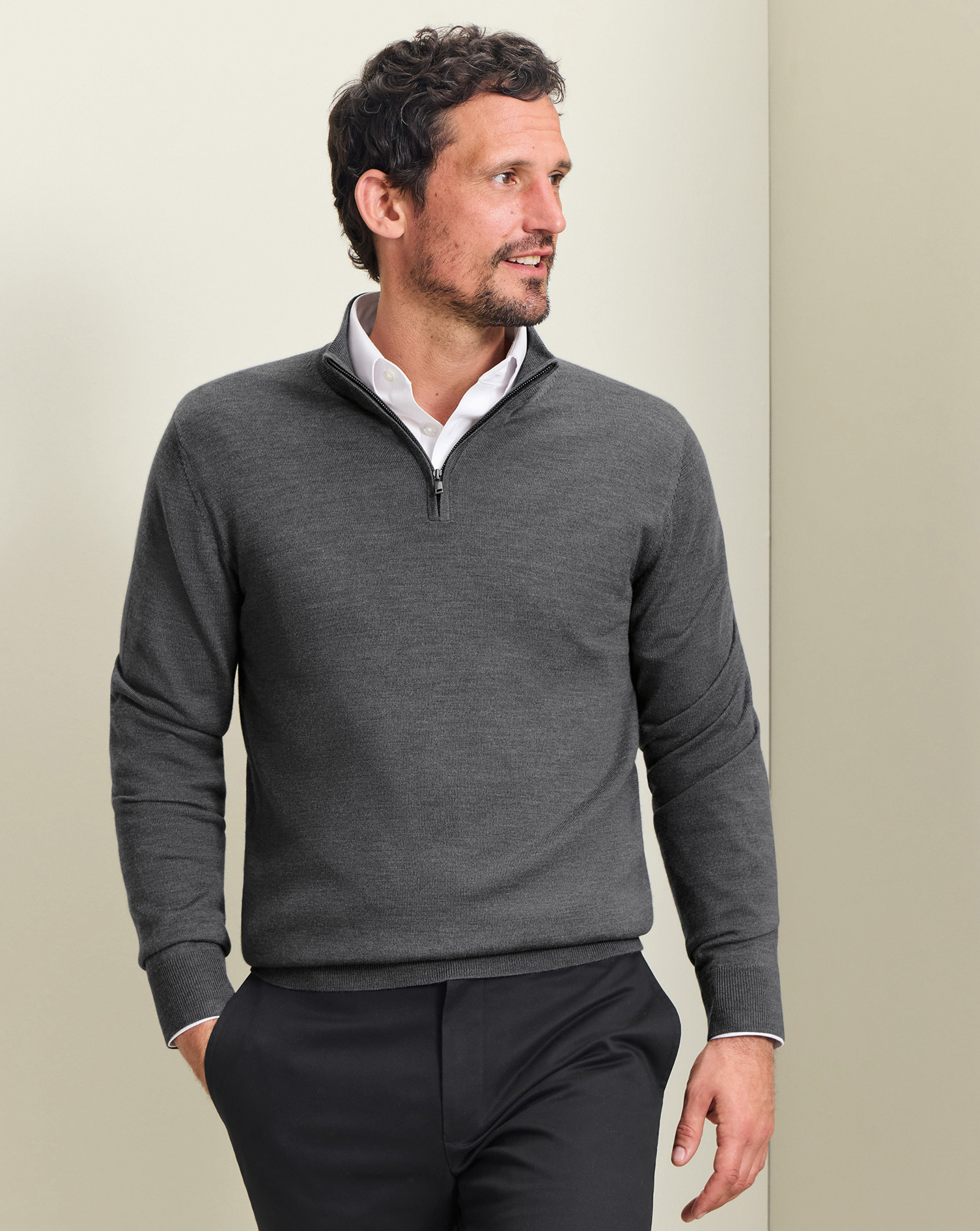 KNJ0432GRY_MODEL_FRONT_01