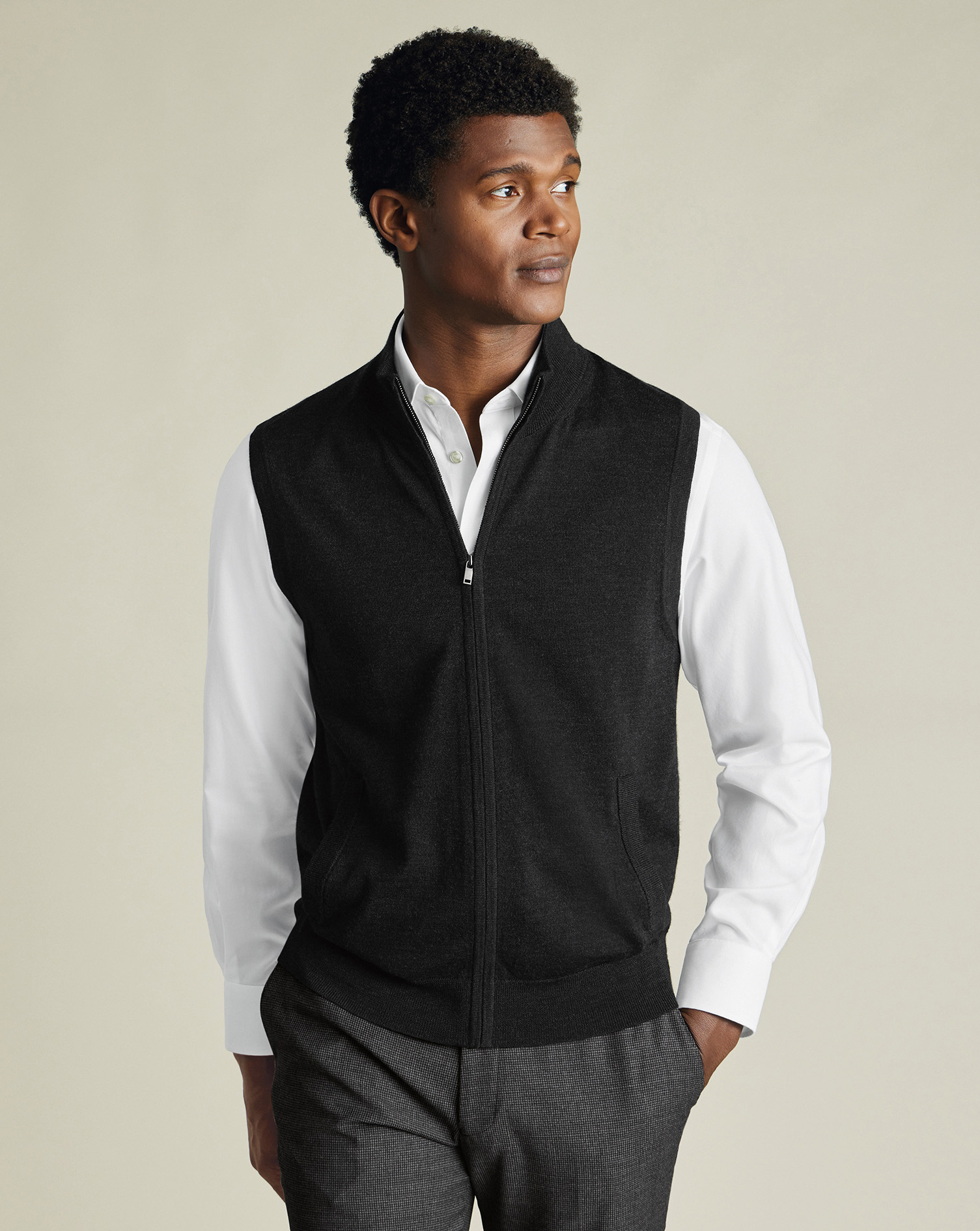 KNM0007CHA_MODEL_FRONT
