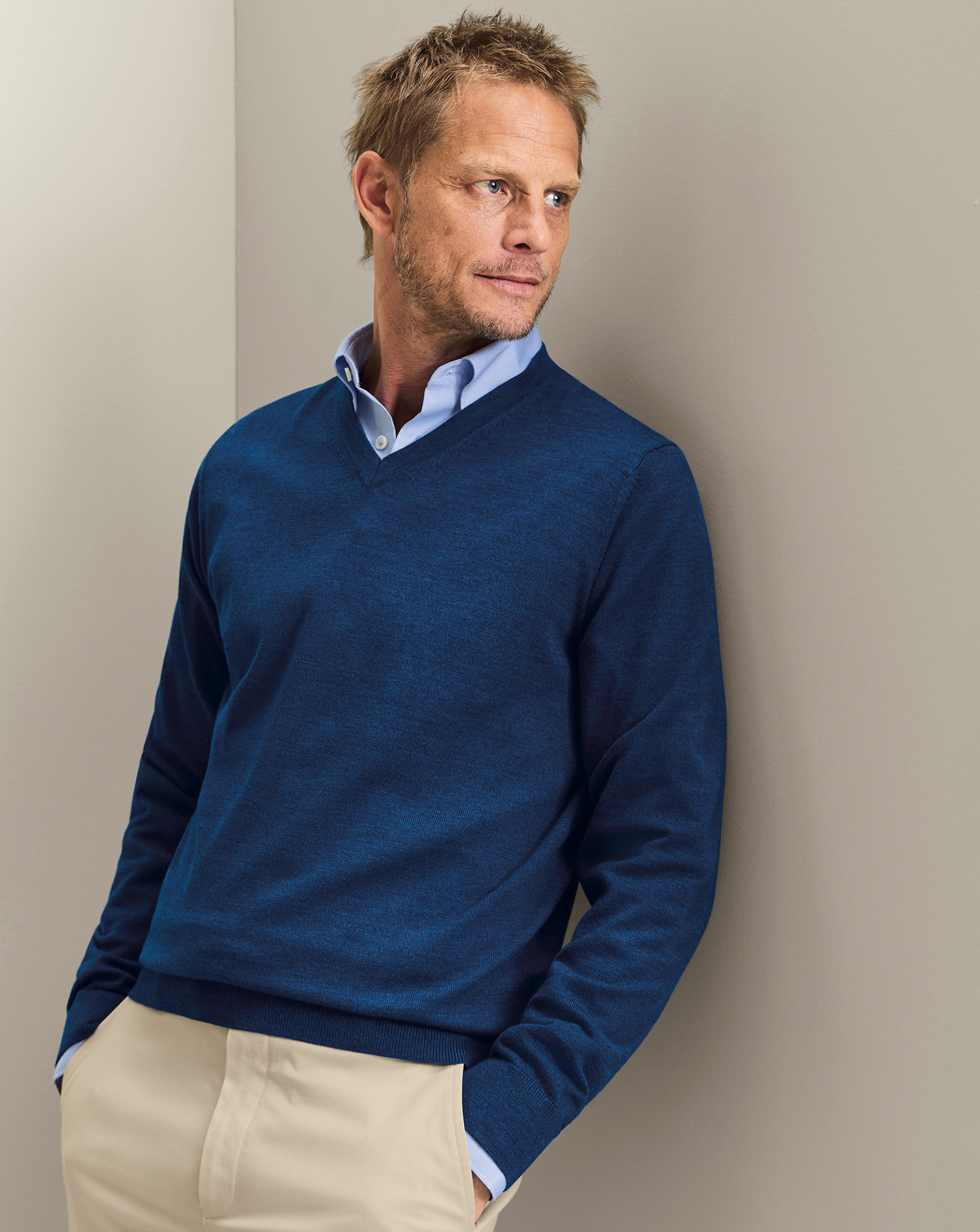 KNM0016RYL_MODEL_FRONT_01