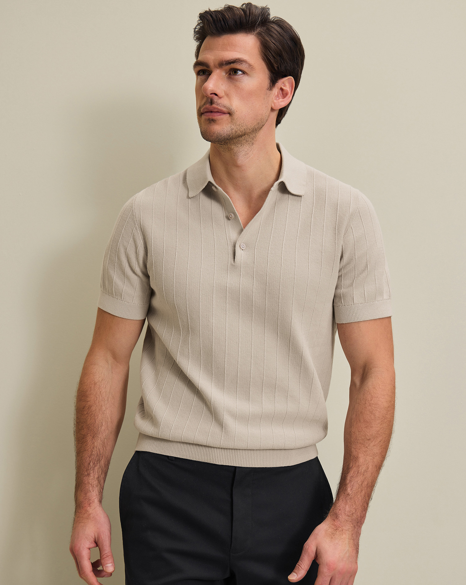 KNT0020LST_MODEL_UNTUCKED_01