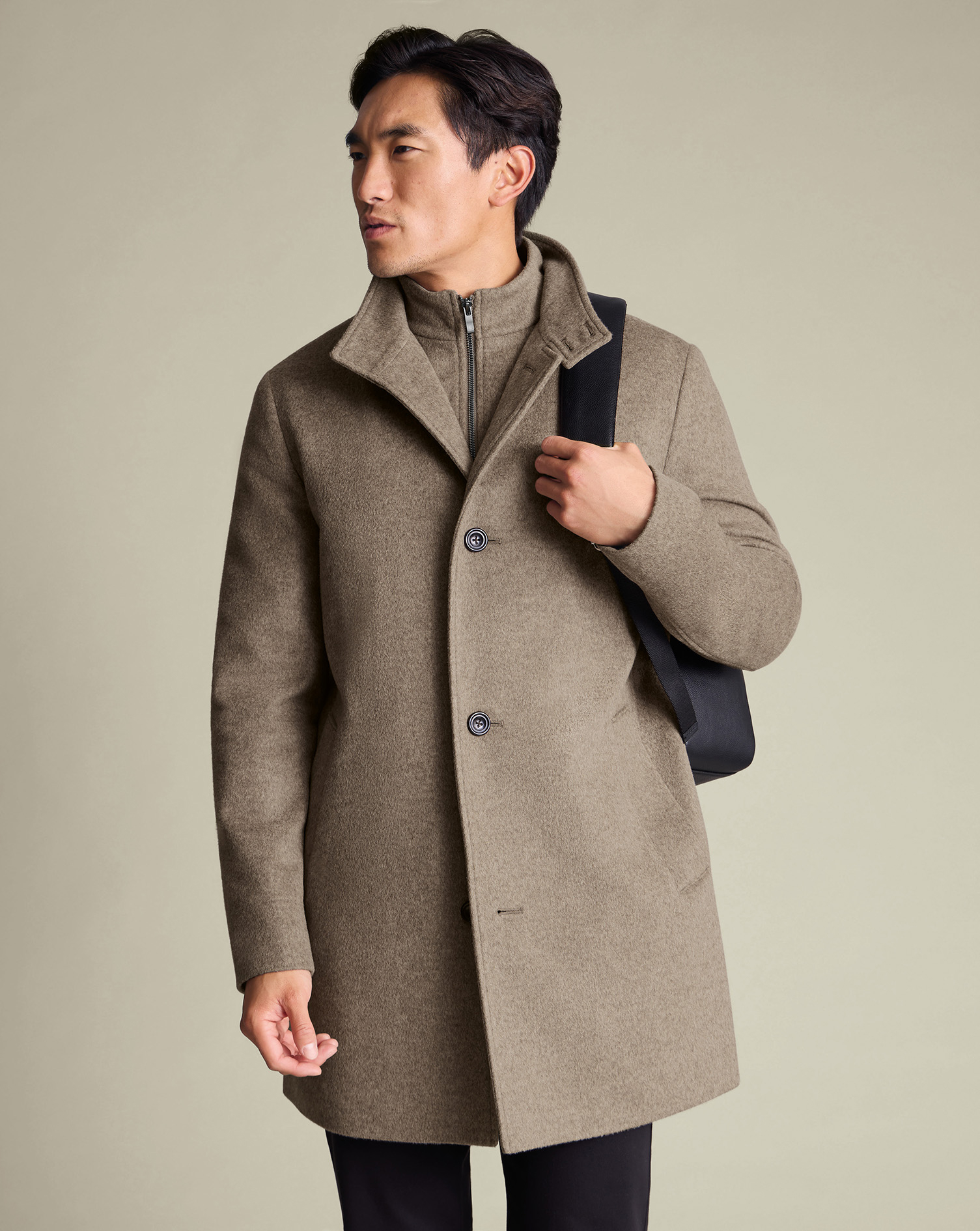 OUC0088OAT_MODEL_FRONT