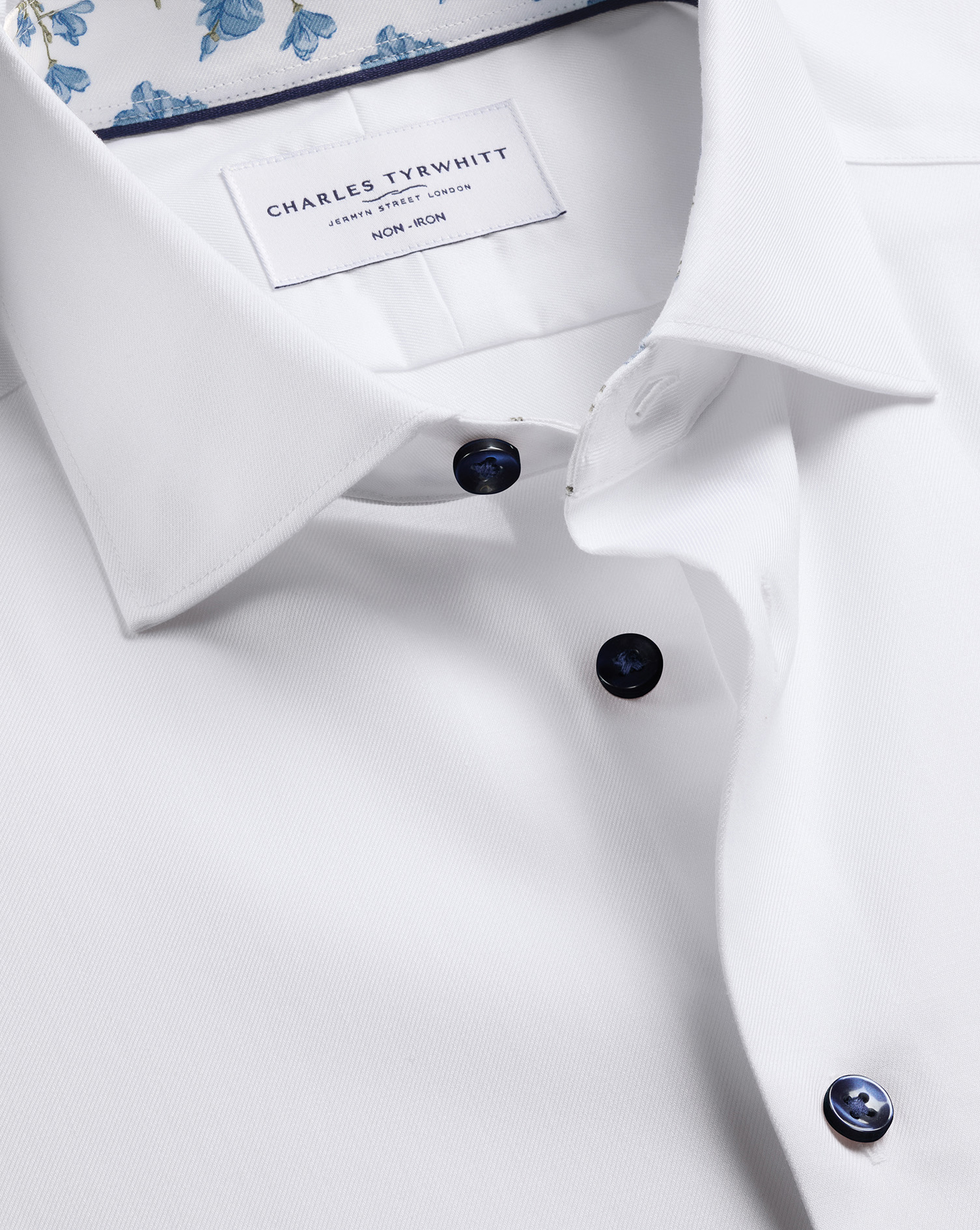 SCS0110WHT_COLLAR_DETAIL_01