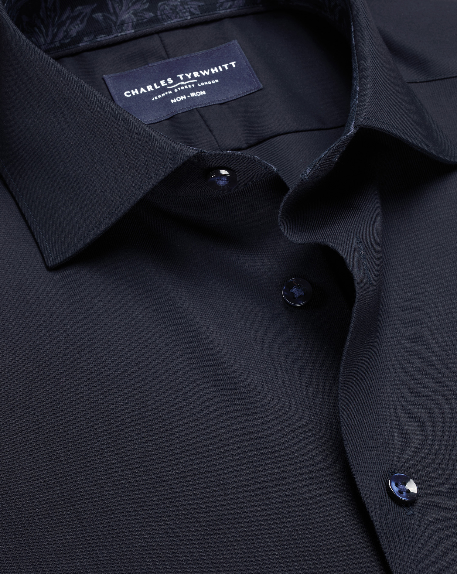 SCS0167NAV_COLLAR_DETAIL_01