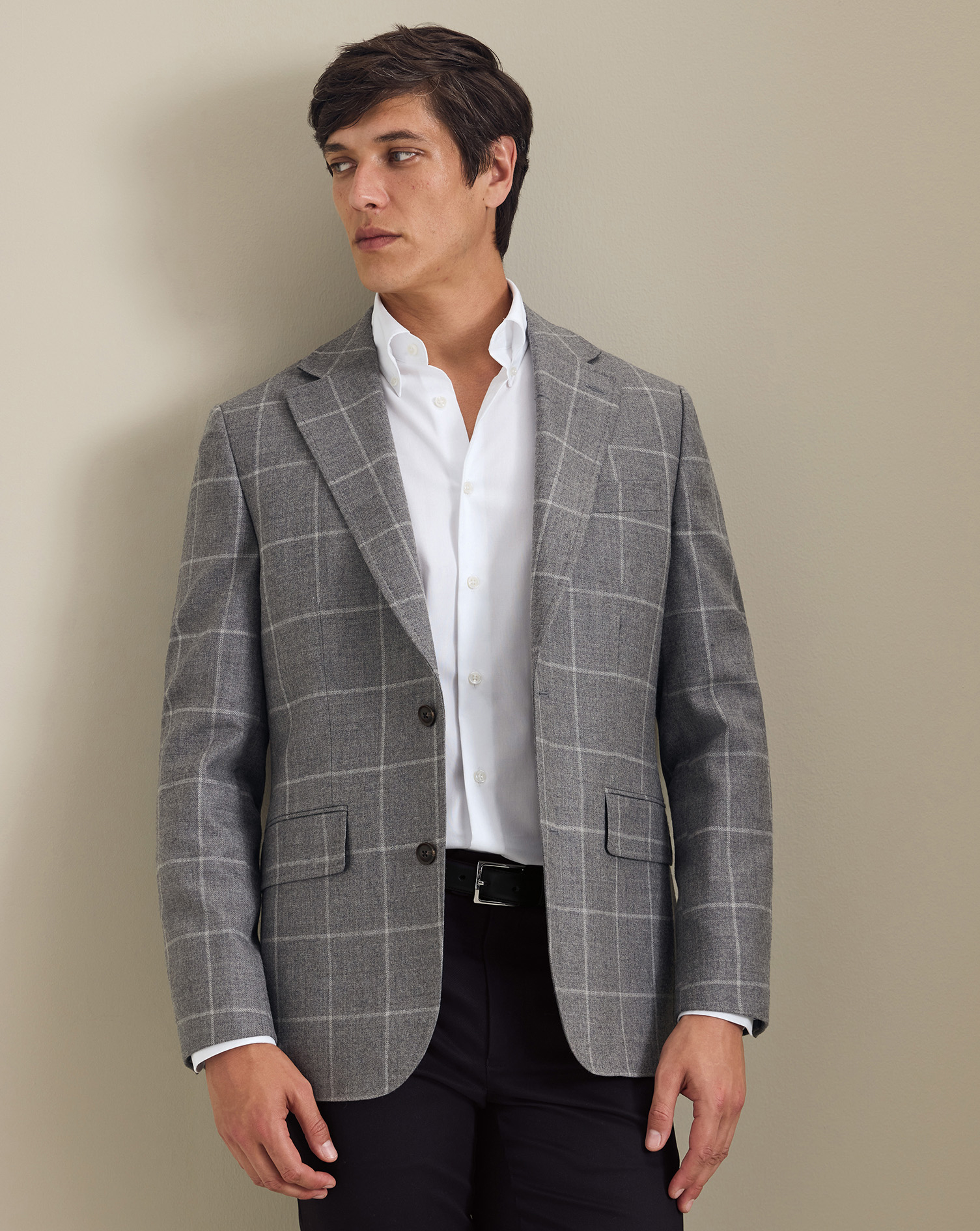 SEK0014GRY_MODEL_FRONT_01
