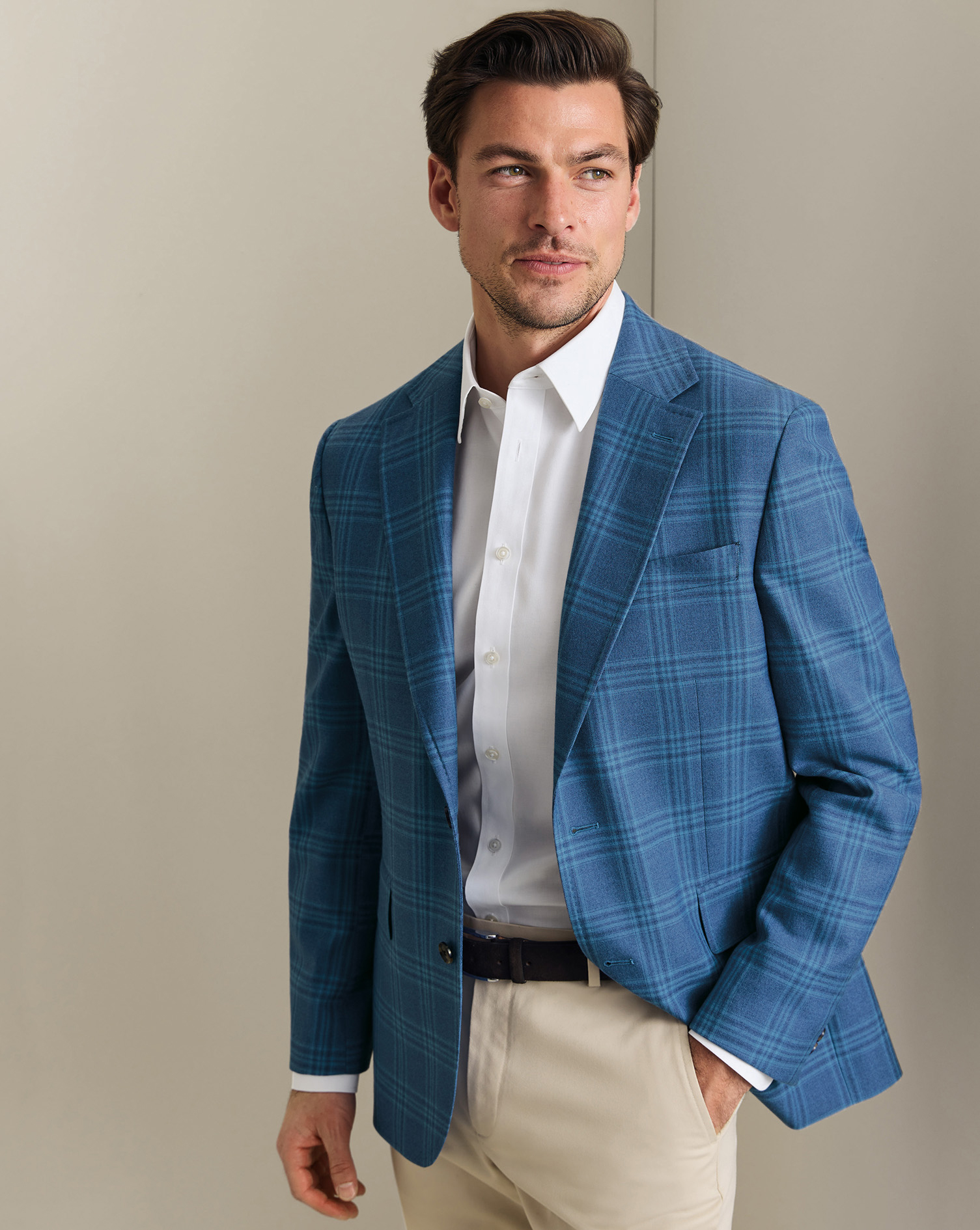 SEK0016MBU_MODEL_FRONT_01