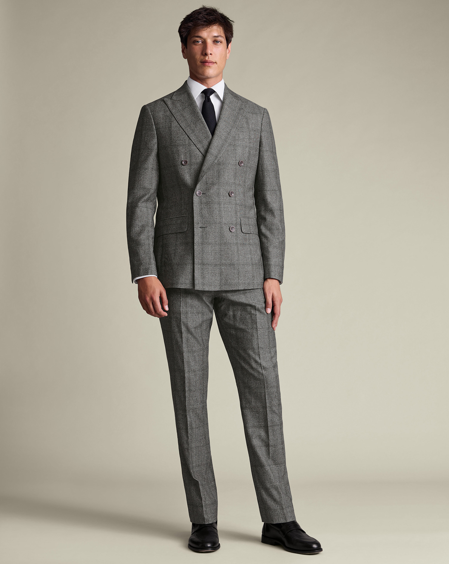SUT0331GRY_MODEL_FULL