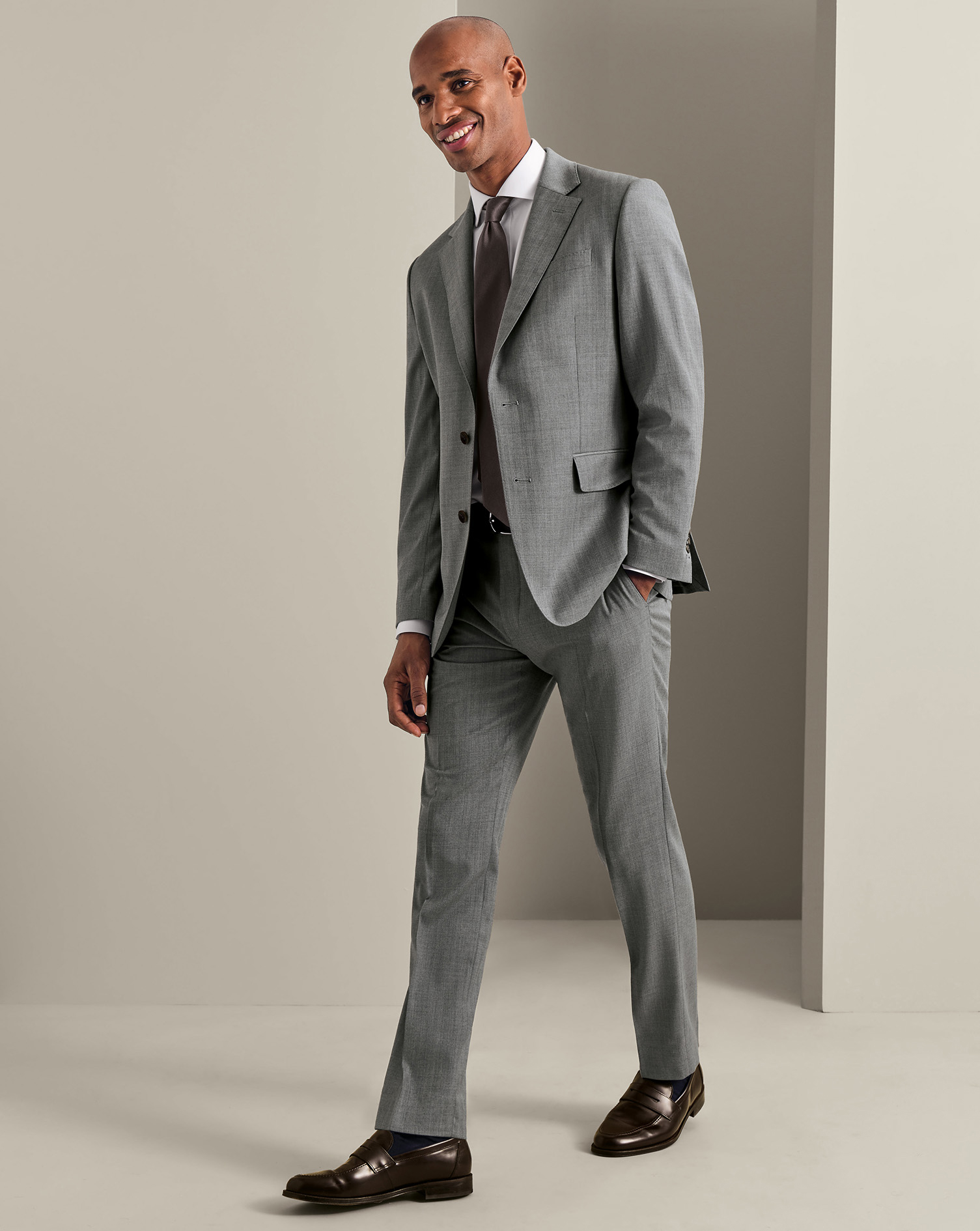 SUT53GRY_MODEL_FRONT_01