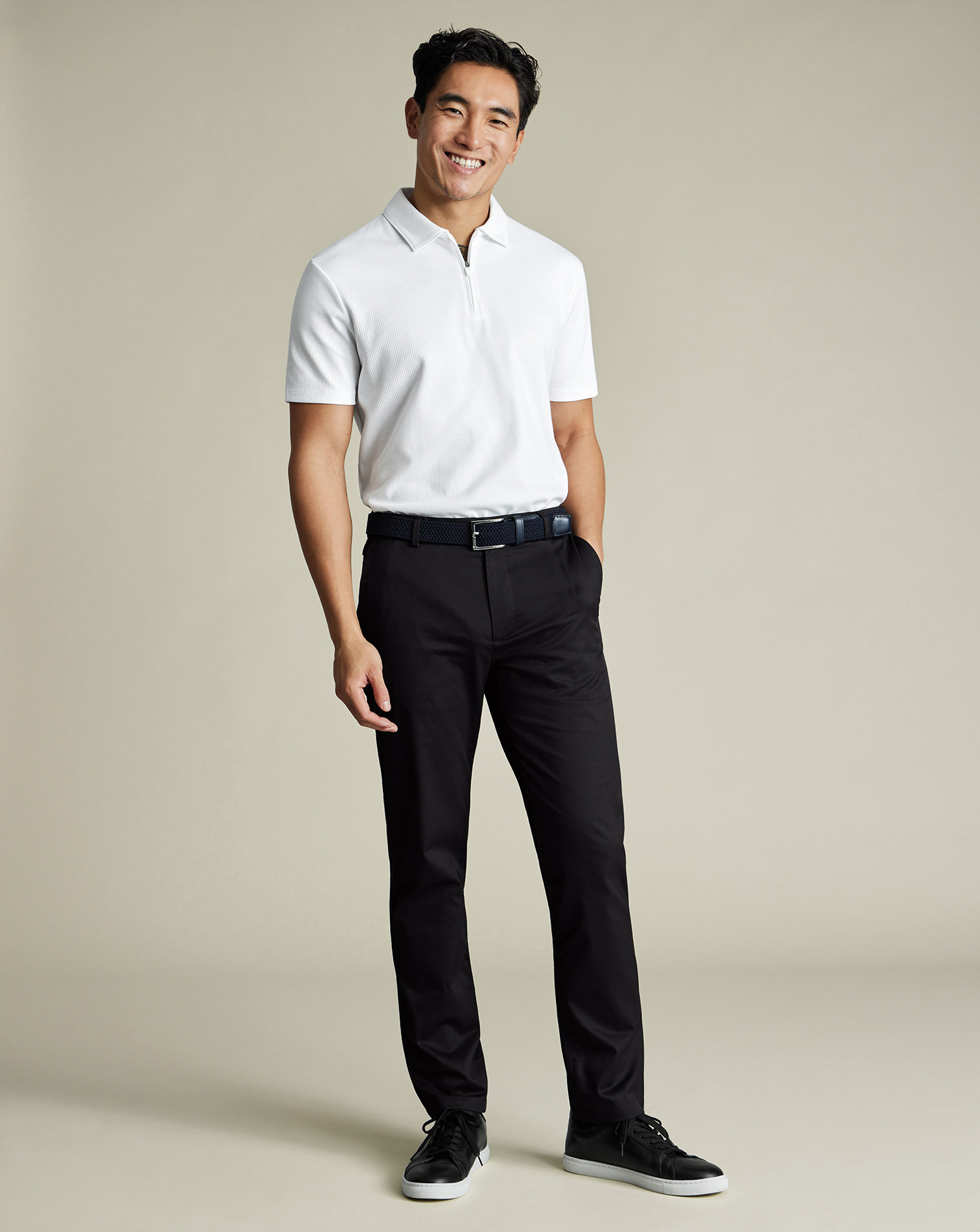 TRC0285BLK_MODEL_FULL_FRONT_01