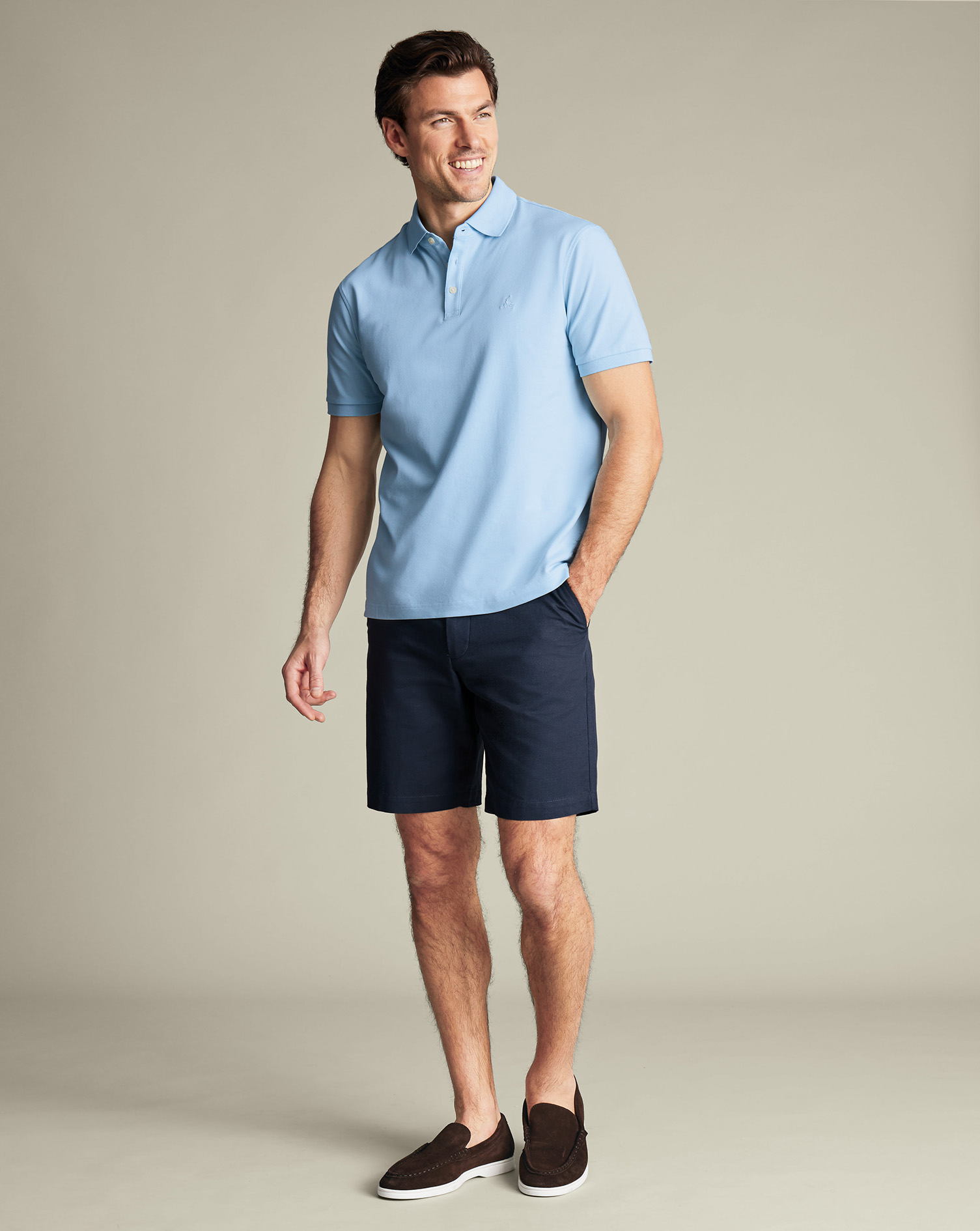 TRH0049NKB_MODEL_FULL_FRONT
